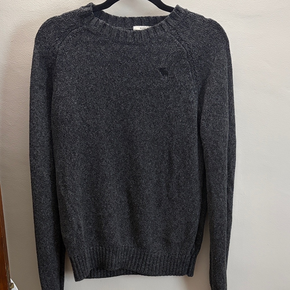 Abercrombie & Fitch Dark Gray Crewneck Sweater